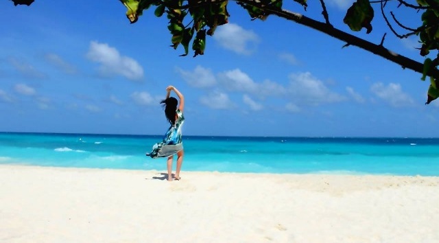 Ana enjoys a fantastic holiday in Maldives.