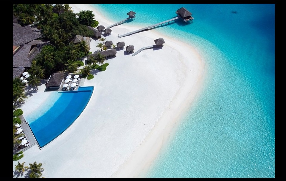 velassaru maldives pool