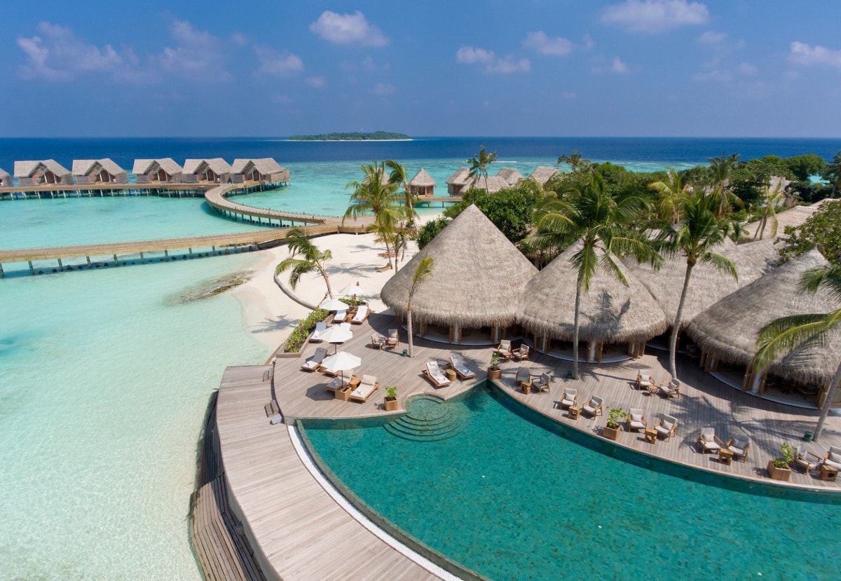 milaidhoo compass pool aerial