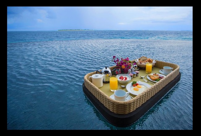 floating breakfast