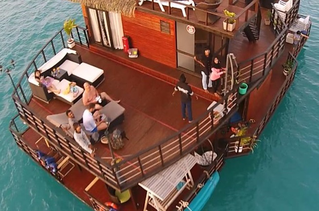 floating villa