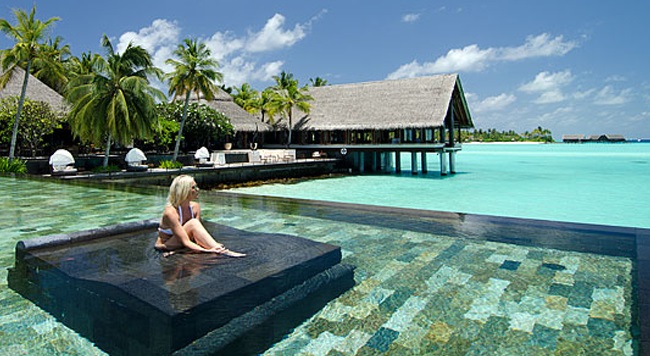 reethi rah pool