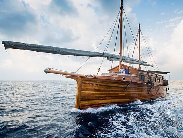 luxury yacht maldives