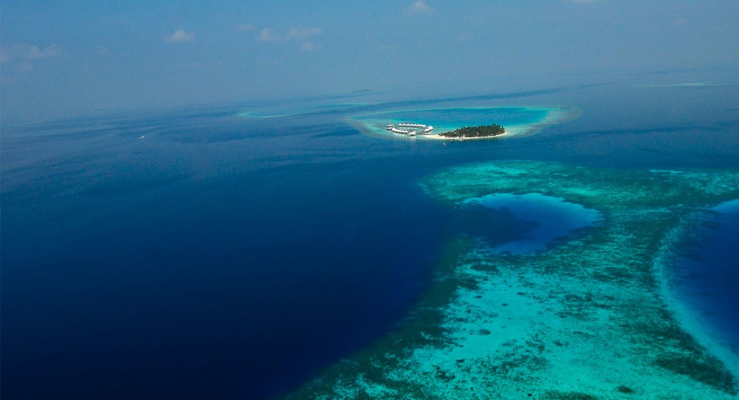 Best Maldives Resorts For Snorkeling at House Reef 2023