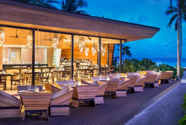 st regis maldives dining