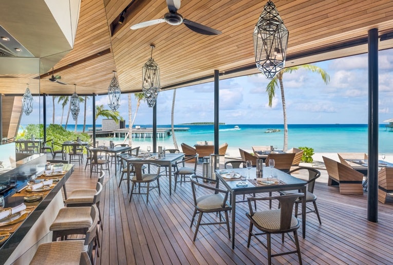 st regis maldives restaurant