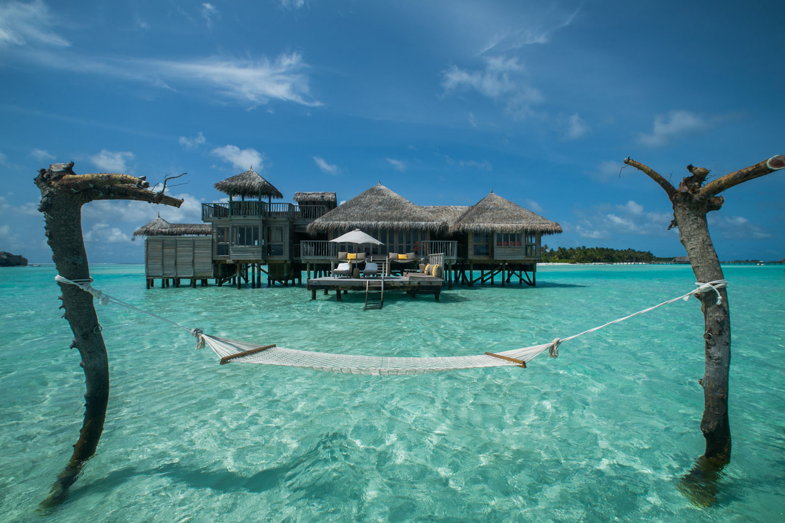 gilli lankanfushi overwater hammock