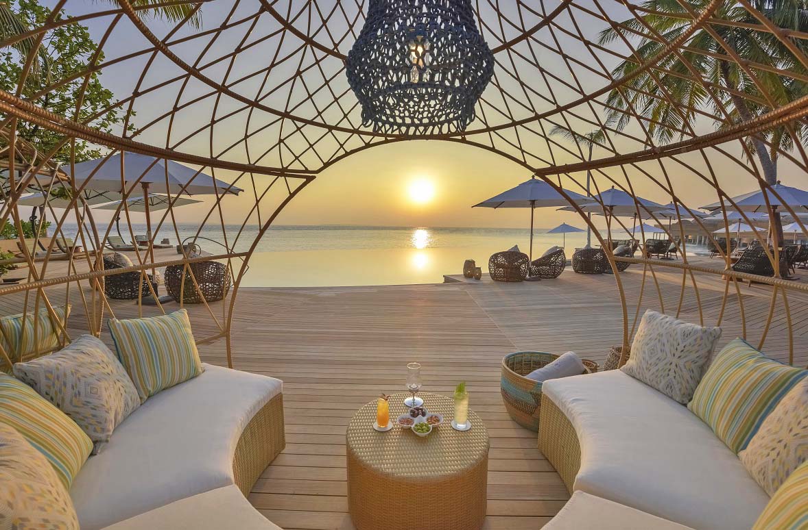 The Nautilus Maldives dining Naiboli pool bar