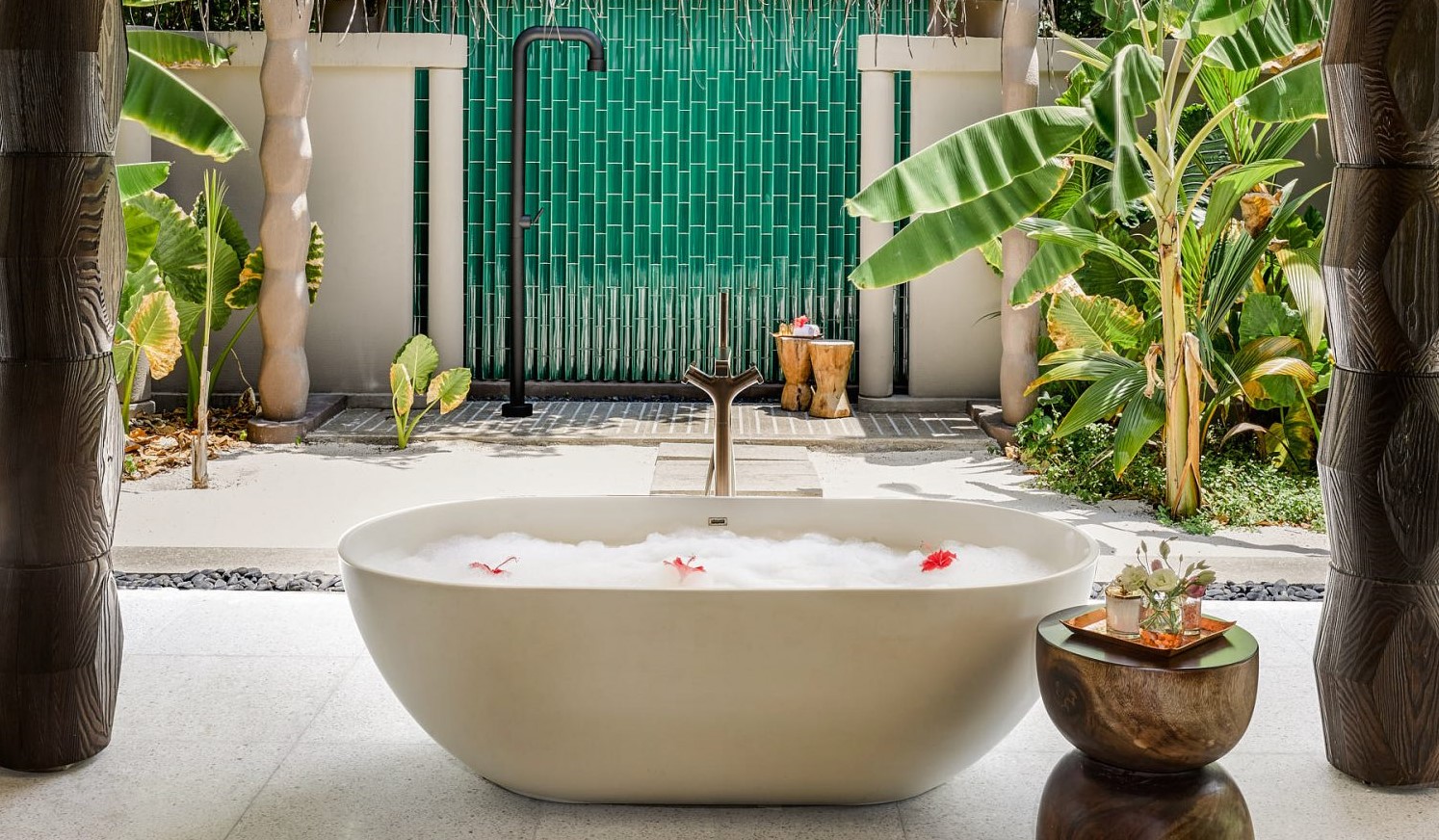 beach villa bathroom