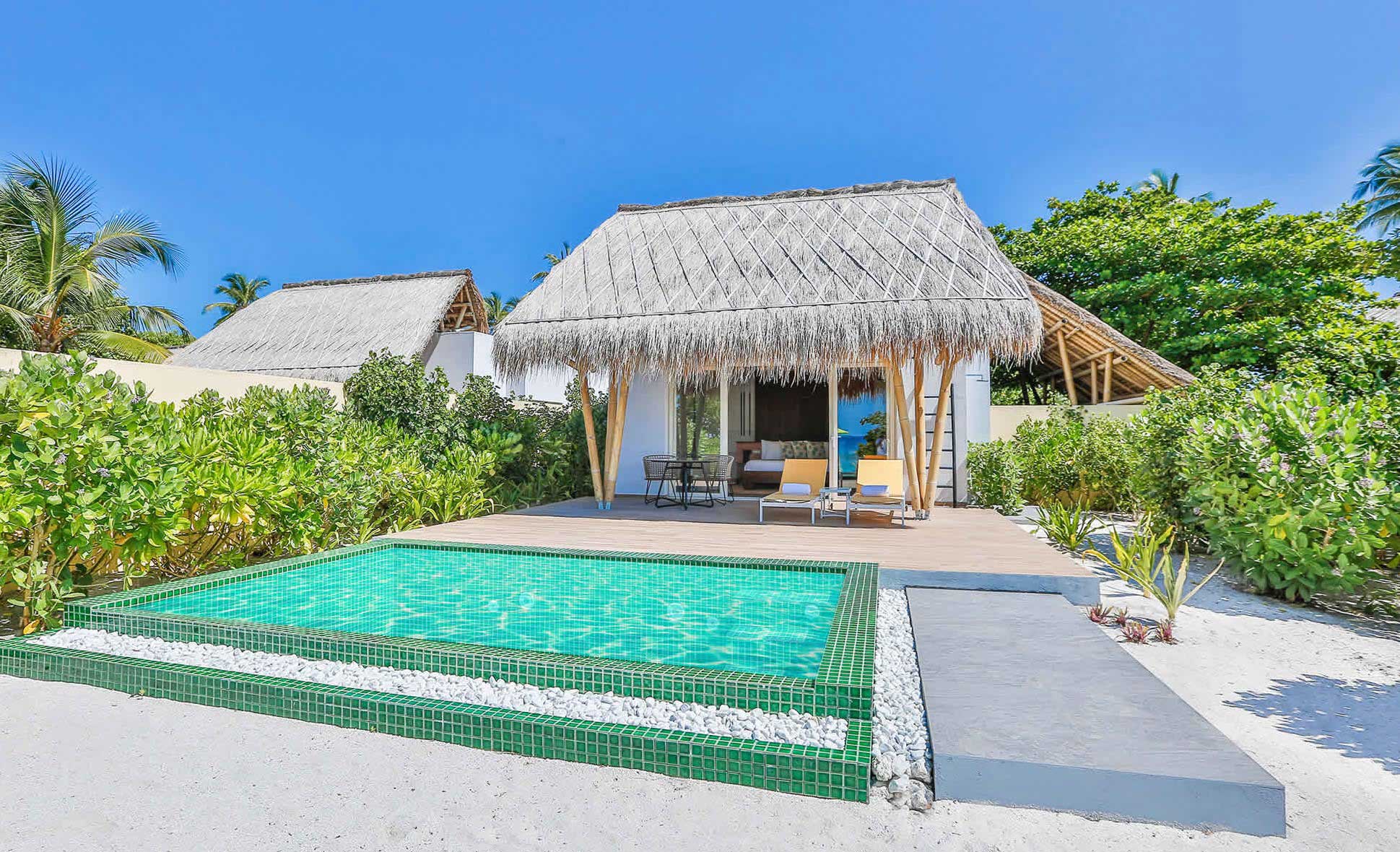 emerald-maldives-beach-villa-with-pool