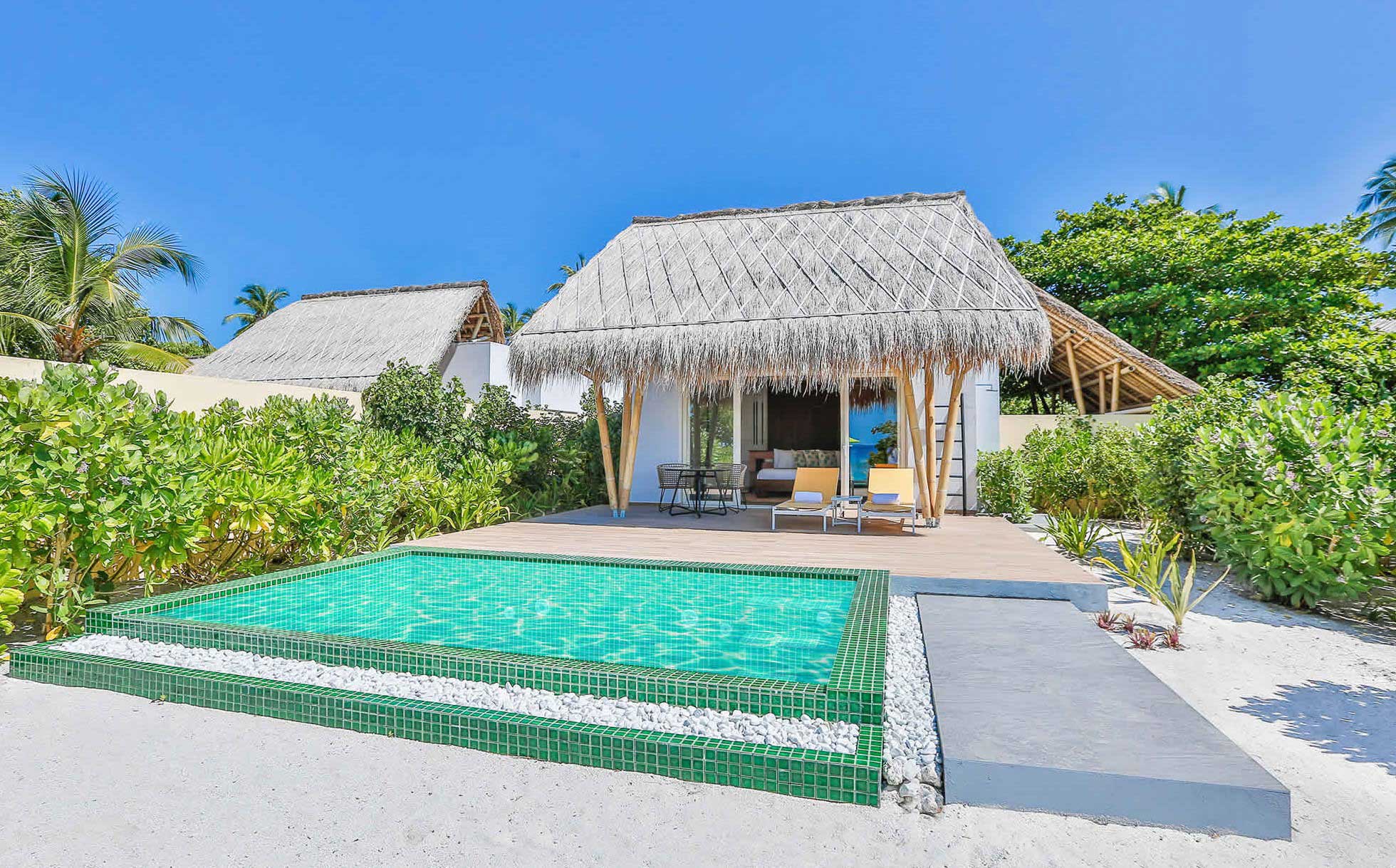 emerald-maldives-marine-beach-villa-1