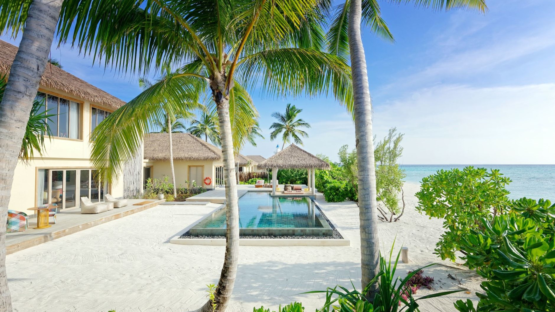 maamunagau 2 Bedroom Beachfront Pool Residence