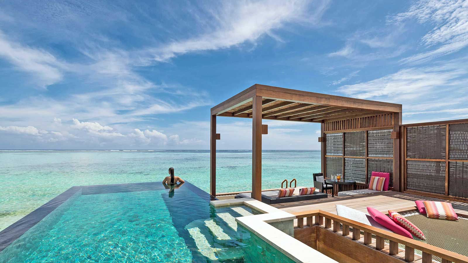 Four Seasons Landaa Giraavaru